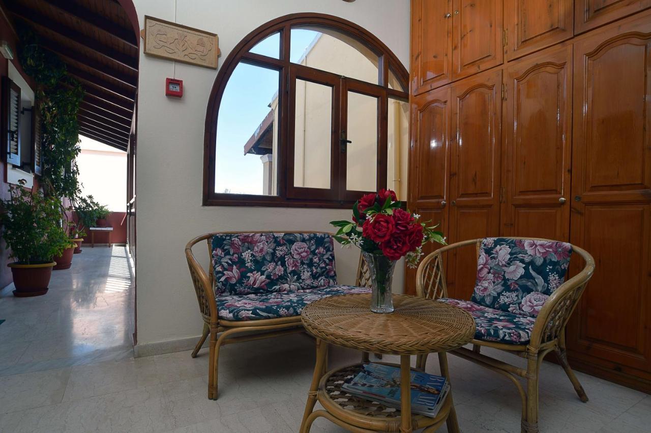 Eleni Apartments Roda  Oda fotoğraf